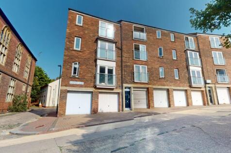 Riverside Court, South Shields, Tyne... 2 bed semi