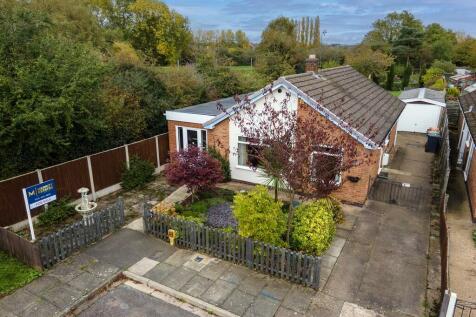 2 bedroom detached bungalow for sale