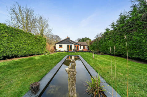 4 bedroom detached bungalow for sale