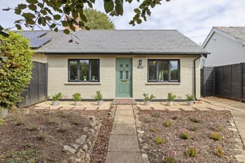 2 bedroom semi-detached bungalow for sale
