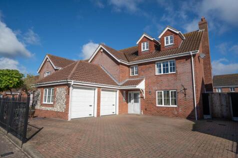 5 bedroom detached house for sale