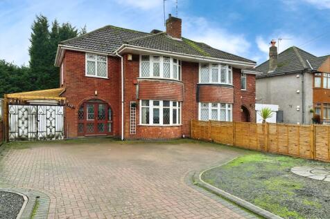 3 bedroom semi-detached house for sale