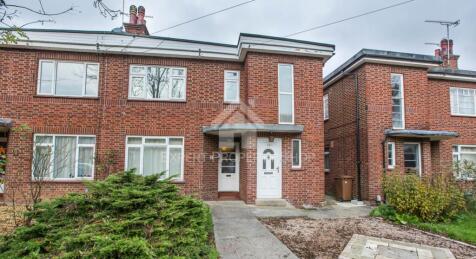 3 bedroom maisonette for sale