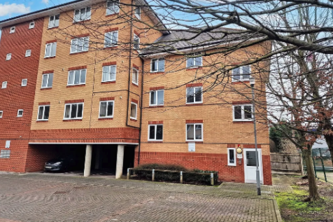 2 bedroom flat for sale