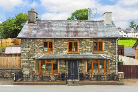 East Street, Rhayader, Powys, LD6 3 bed detached house for sale