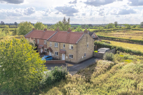 3 bedroom end of terrace house for sale