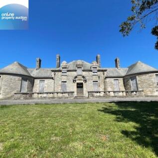 Country house for sale