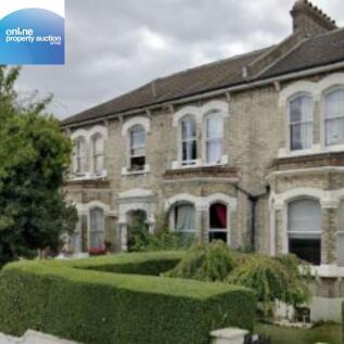 3 bedroom flat for sale