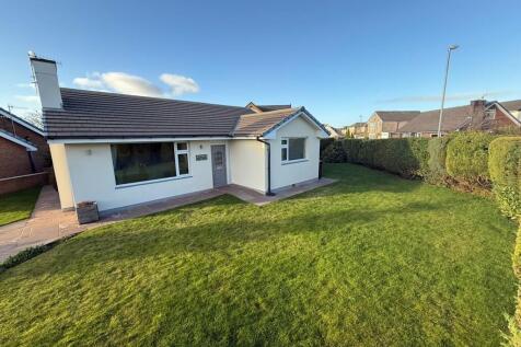 Barnfield Avenue, Worsthorne, Burnley 3 bed detached bungalow for sale