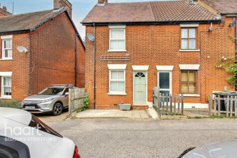 Stansted CM24 3 bed end of terrace house for sale