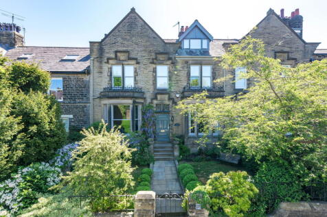 6 bedroom town house for sale