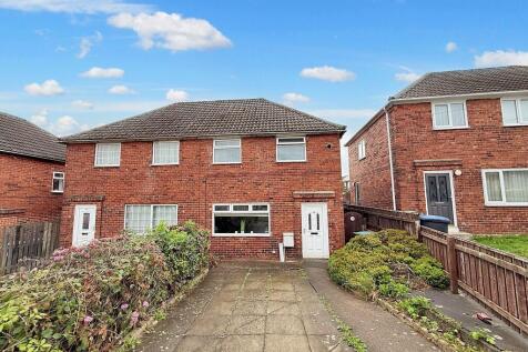 2 bedroom semi-detached house for sale
