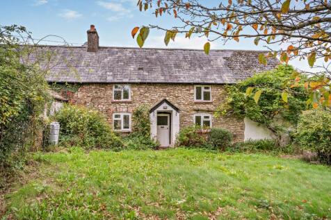 Coedypaen NP4 3 bed farm house for sale