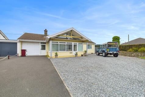 4 bedroom detached bungalow for sale