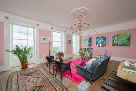 5 bedroom terraced house for sale
