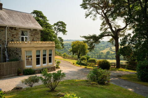 7 bedroom detached house for sale