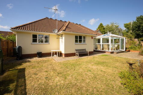 4 bedroom detached bungalow for sale