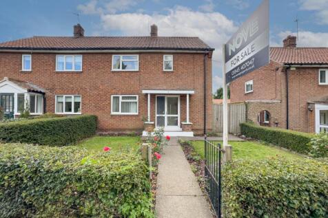 3 bedroom semi-detached house for sale