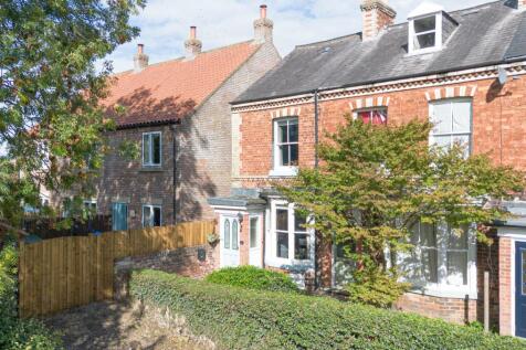2 bedroom end of terrace house for sale