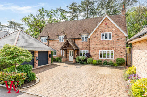 5 bedroom detached house for sale