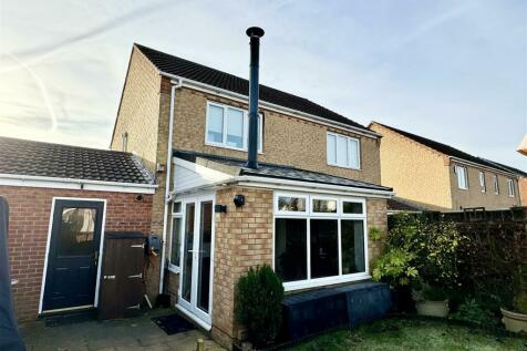 2 bedroom semi-detached house for sale