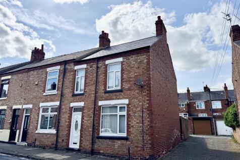 3 bedroom end of terrace house for sale