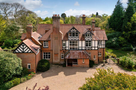 10 bedroom detached house for sale