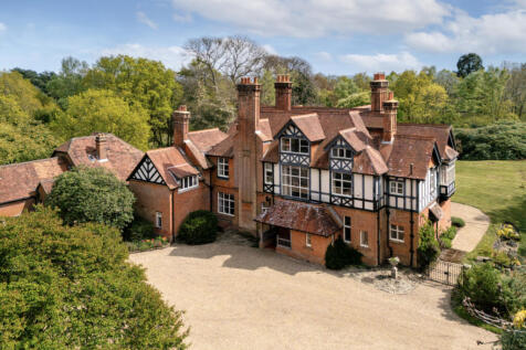 10 bedroom detached house for sale