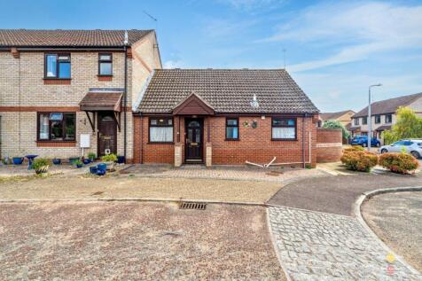 The Paddocks, Halesworth IP19 2 bed bungalow for sale
