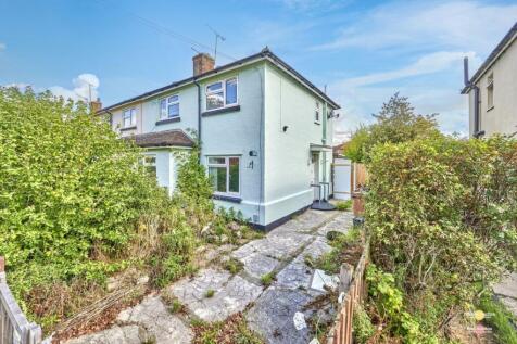 North Avenue, Chelmsford CM1 3 bed semi