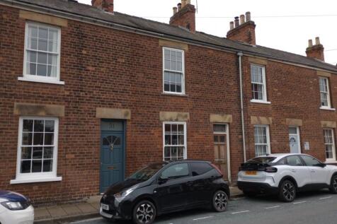 Minster Moorgate, Beverley HU17 2 bed terraced house for sale