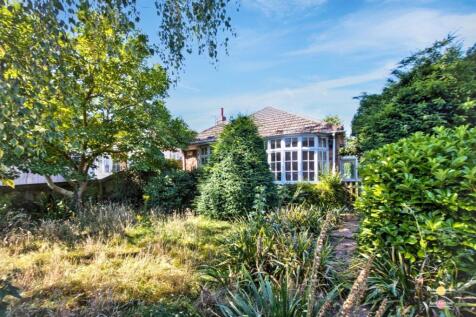 St. Giles Avenue, Grimsby DN33 2 bed detached bungalow for sale