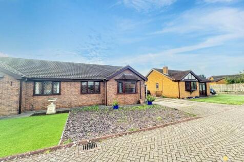 2 bedroom semi-detached house for sale