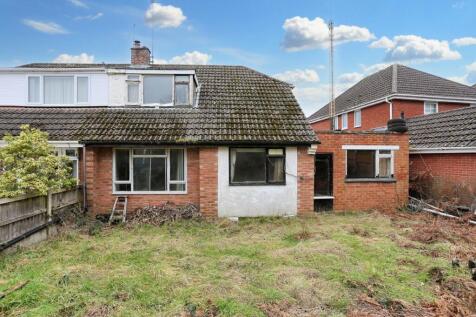 Clent View Road, Stourbridge DY8 4 bed bungalow for sale