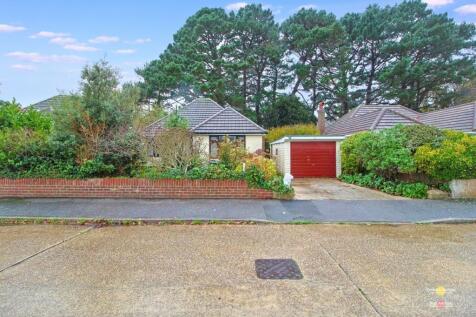 Cringle Avenue, Bournemouth BH6 2 bed detached bungalow for sale