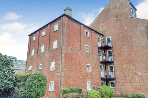 Swonnells Court, Lowestoft NR32 2 bed flat for sale