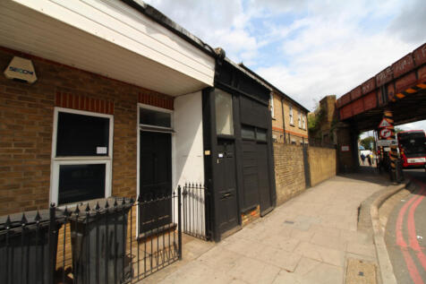 Catford Hill, Catford SE6 1 bed maisonette for sale