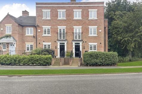 3 bedroom town house for sale