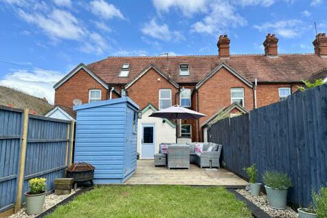 4 bedroom terraced house for sale