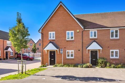 3 bedroom end of terrace house for sale