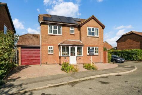 4 bedroom detached house for sale
