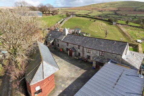 6 bedroom detached house for sale