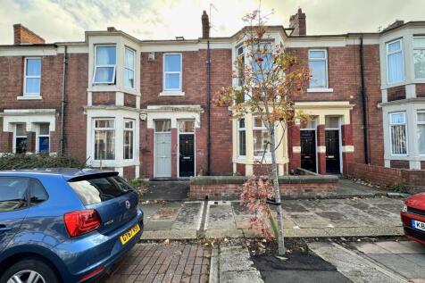 4 bedroom maisonette for sale