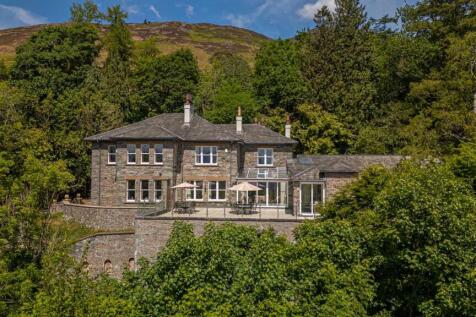 5 bedroom country house for sale