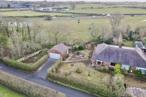 2 bedroom semi-detached bungalow for sale