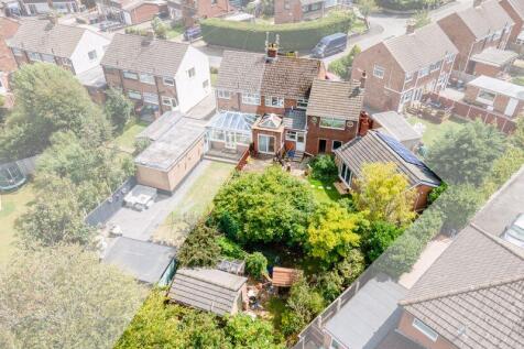 4 bedroom semi-detached house for sale