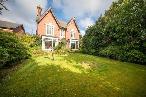 4 bedroom semi-detached house for sale
