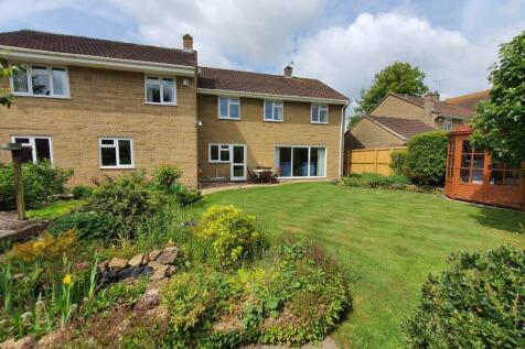 5 bedroom detached house for sale
