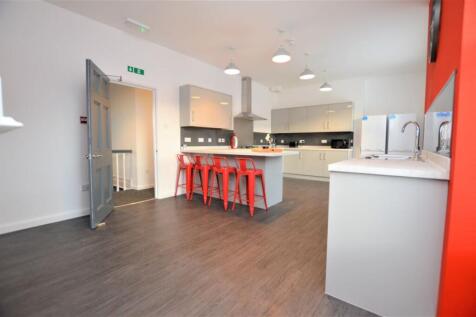 8 bedroom maisonette for sale