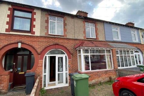 5 bedroom terraced house for sale